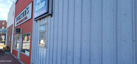 in Chetopa KS 408 Maple Street.jpg