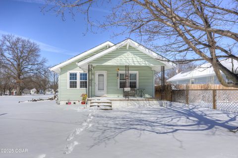 Single Family Residence in Pittsburg KS 505 Jefferson St St.jpg