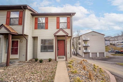 Townhouse in Morgantown WV 928 D Stewart St.jpg