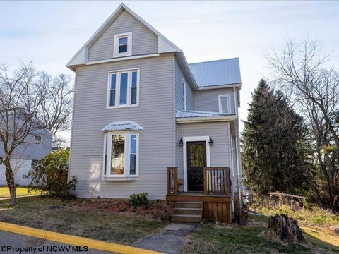 Single Family Residence in Morgantown WV 440 Overhill.jpg