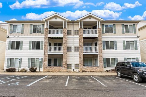 Condominium in Star City WV 3104 University Commons.jpg