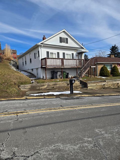 Single Family Residence in Morgantown WV 1215 Richwood Ave.jpg