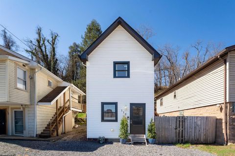 Single Family Residence in Westover WV 113 Tower Ln.jpg