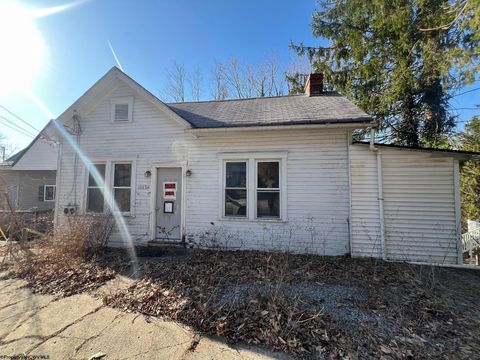 Single Family Residence in Morgantown WV 1045 Charles.jpg