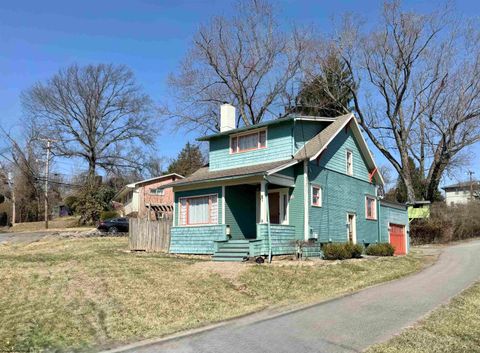 Single Family Residence in Morgantown WV 313 Ross.jpg