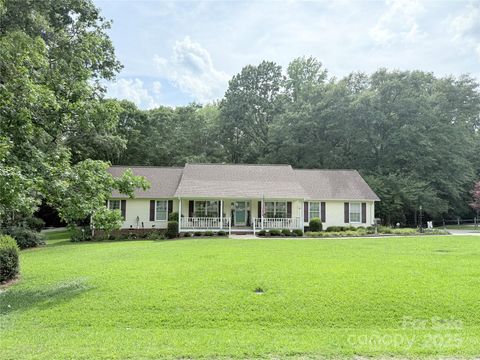 Single Family Residence in Lancaster SC 637 Freemont Drive.jpg