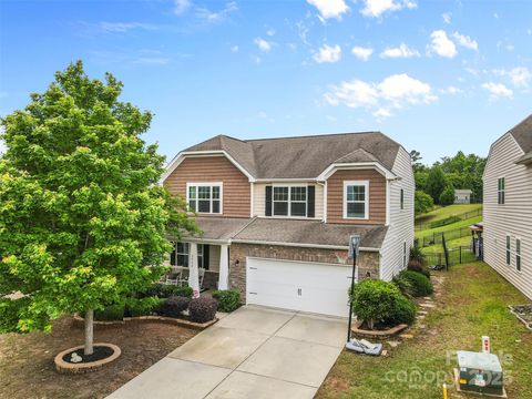 Single Family Residence in Fort Mill SC 2042 Newport Drive.jpg