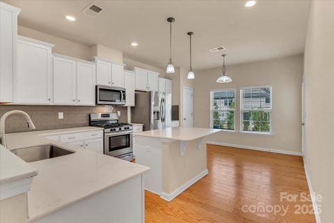 Single Family Residence in Fort Mill SC 530 Silers Bald Drive 6.jpg
