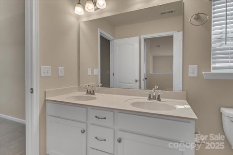 Single Family Residence in Fort Mill SC 530 Silers Bald Drive 15.jpg