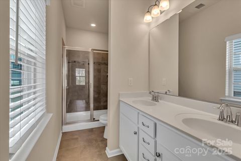 Single Family Residence in Fort Mill SC 530 Silers Bald Drive 10.jpg