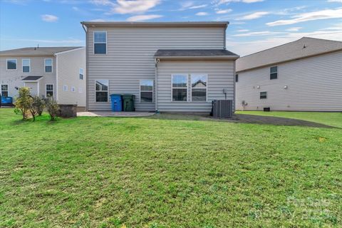 Single Family Residence in Fort Mill SC 530 Silers Bald Drive 2.jpg
