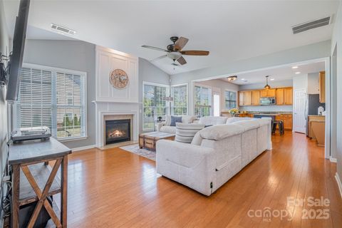 Single Family Residence in Fort Mill SC 10354 Scotland Avenue 2.jpg