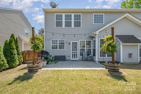 Single Family Residence in Fort Mill SC 10354 Scotland Avenue 26.jpg