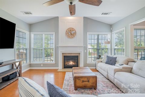 Single Family Residence in Fort Mill SC 10354 Scotland Avenue 3.jpg