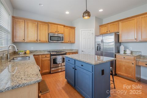 Single Family Residence in Fort Mill SC 10354 Scotland Avenue 12.jpg