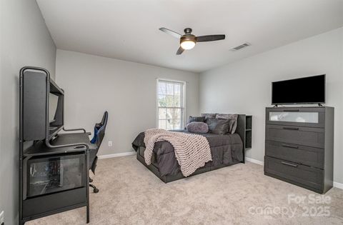 Single Family Residence in Fort Mill SC 10354 Scotland Avenue 21.jpg