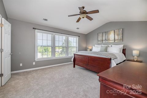 Single Family Residence in Fort Mill SC 10354 Scotland Avenue 17.jpg
