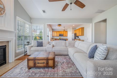 Single Family Residence in Fort Mill SC 10354 Scotland Avenue 5.jpg