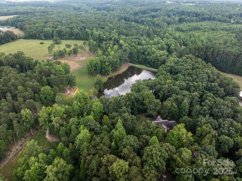 Single Family Residence in Campobello SC 1360 Skunk Hollow Road.jpg