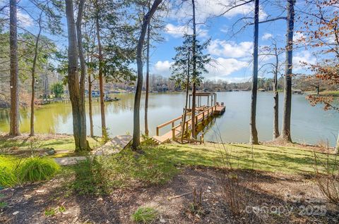 Single Family Residence in Clover SC 2139 Peninsula Drive.jpg