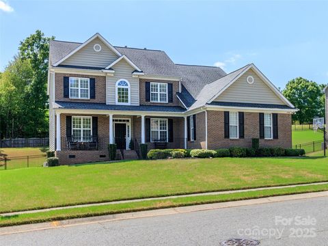 Single Family Residence in Waxhaw NC 706 Springwood Drive #14.jpg