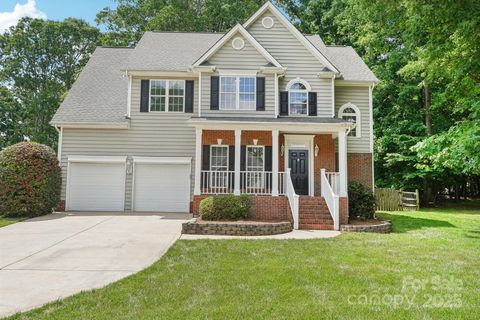 Single Family Residence in Matthews NC 15108 Castlebridge Lane.jpg