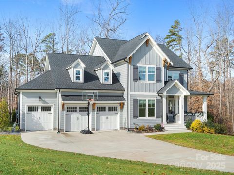 Single Family Residence in Fort Mill SC 2127 Nims Village Drive.jpg