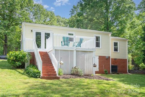 Single Family Residence in Fort Mill SC 204 Myers Street 11.jpg