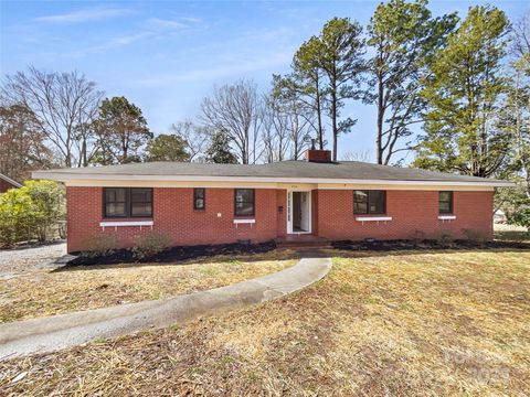 Single Family Residence in Lancaster SC 414 N Wylie Street.jpg