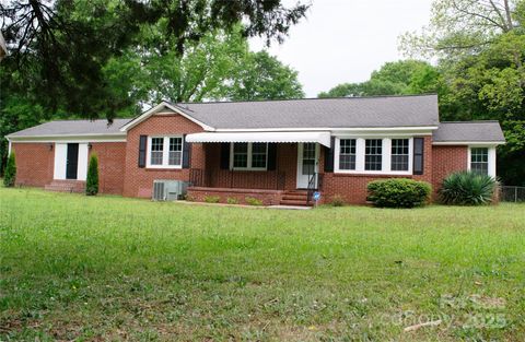 Single Family Residence in Lancaster SC 925 Grace Avenue.jpg