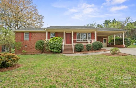 Single Family Residence in Kannapolis NC 303 Windy Rush Road.jpg