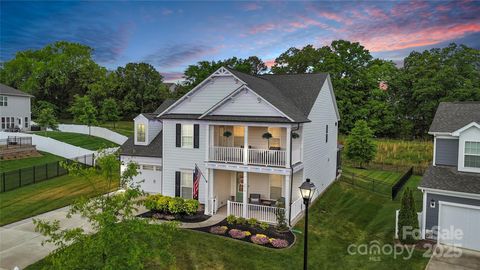 Single Family Residence in Fort Mill SC 2019 Taylorcrest Drive.jpg