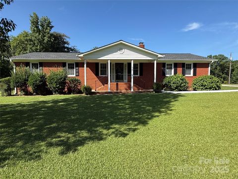 Single Family Residence in Kershaw SC 636 Scout Cabin Road.jpg