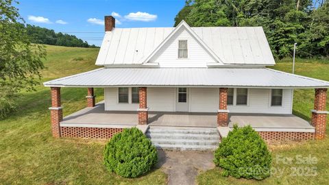 Single Family Residence in Jefferson NC 2531 NC 16 Highway.jpg