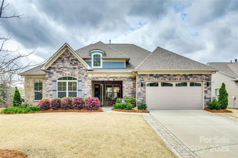 Single Family Residence in Fort Mill SC 6207 Majesty Court.jpg