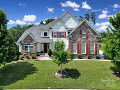 Single Family Residence in Tega Cay SC 510 Placid Court.jpg