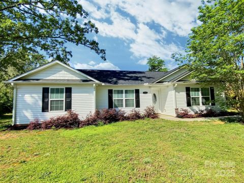 Single Family Residence in Lancaster SC 252 S Potter Road.jpg