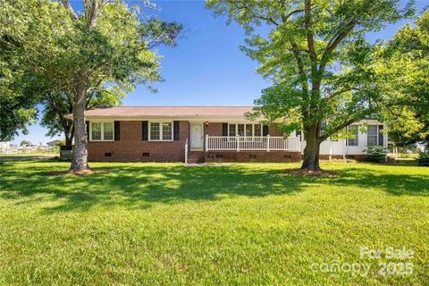 Single Family Residence in Heath Springs SC 1723 Baskins Hill Road.jpg