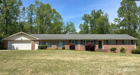 Single Family Residence in Spartanburg SC 1926 Bud Arthur Bridge Road.jpg