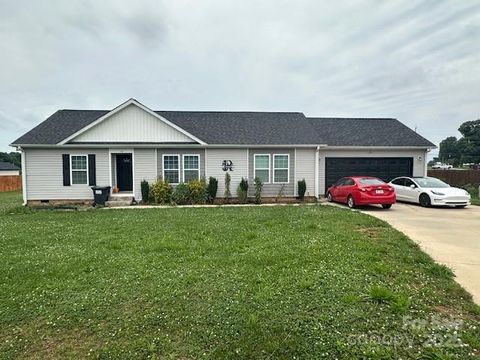 Single Family Residence in Mooresville NC 113 Grassland Drive.jpg