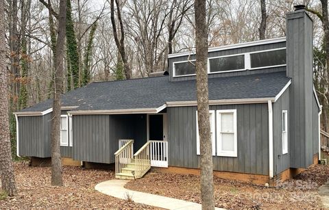 Single Family Residence in Lancaster SC 958 Sherwood Circle.jpg