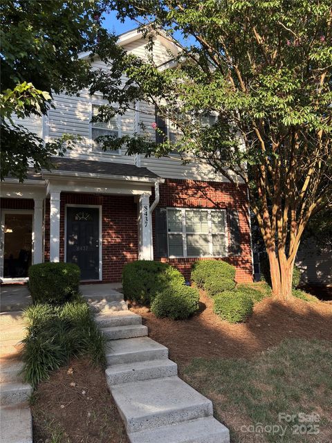 Townhouse in Matthews NC 8437 Big Creek Court.jpg