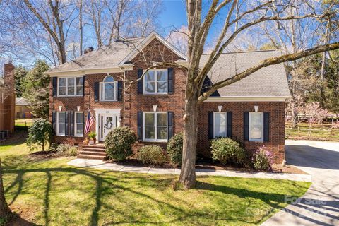 Single Family Residence in Fort Mill SC 120 Fairwind Court.jpg