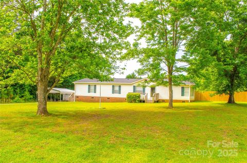 Single Family Residence in York SC 745 Rock Castle Drive.jpg