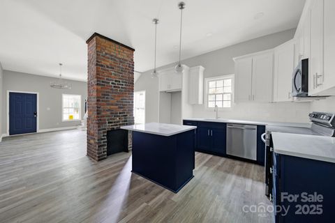 Single Family Residence in Lancaster SC 105 S York Street.jpg