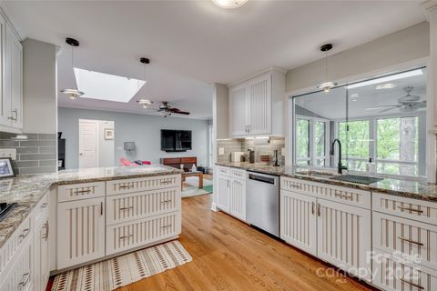 Single Family Residence in Fort Mill SC 2058 Manila Bay Lane 10.jpg