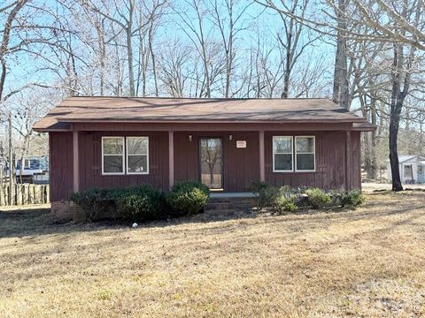 Single Family Residence in Lancaster SC 1993 Powell Avenue.jpg