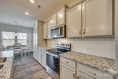 Single Family Residence in Lancaster SC 40196 Crooked Stick Drive 13.jpg