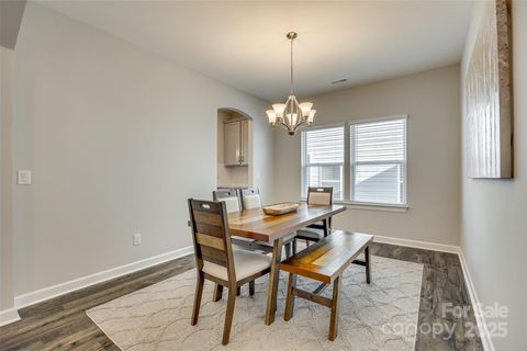 Single Family Residence in Lancaster SC 40196 Crooked Stick Drive 6.jpg