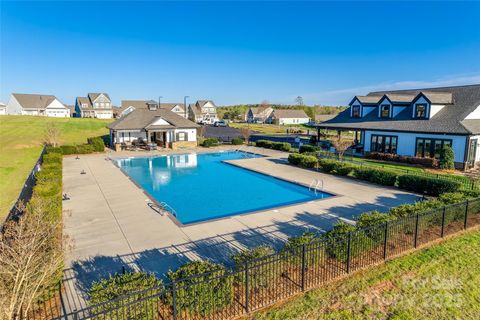 Single Family Residence in Lancaster SC 40196 Crooked Stick Drive 35.jpg